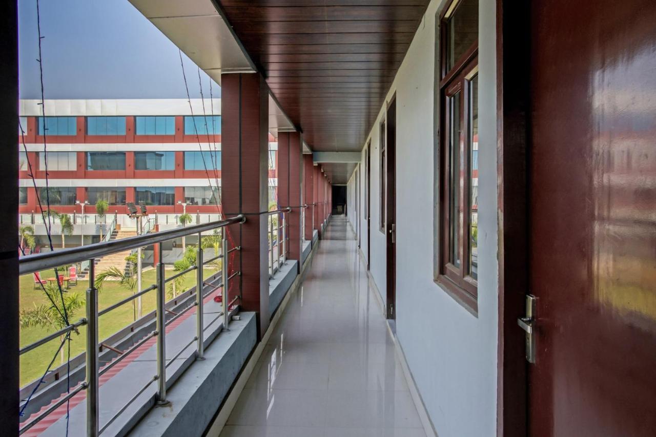 Oyo 62241 Swastik Garden Hotel Dhāmpur Exterior photo