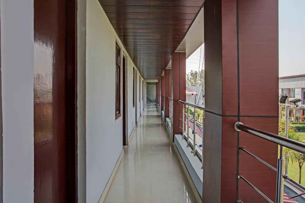 Oyo 62241 Swastik Garden Hotel Dhāmpur Exterior photo